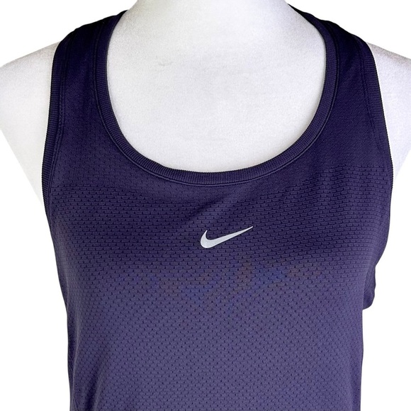 Nike Dri-FIT ADV Aura Slim Fit Racerback Tank Size M - Picture 2 of 10